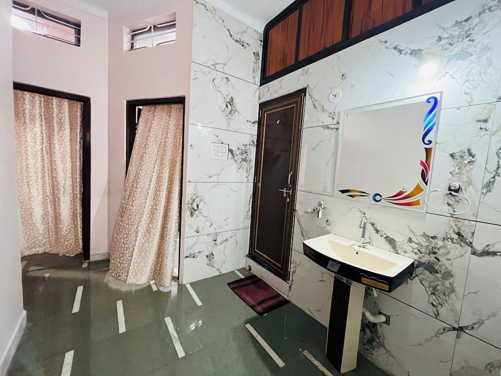 Shrilok Kutir Deluxe Apartment 15