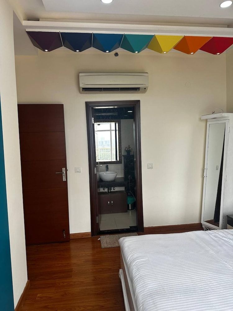Luxury Serviced Apartment Near Medanta Medicity Apartment, 1 Bedroom, Accessible, Smoking 3