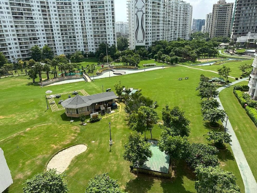 Luxury Serviced Apartment Near Medanta Medicity