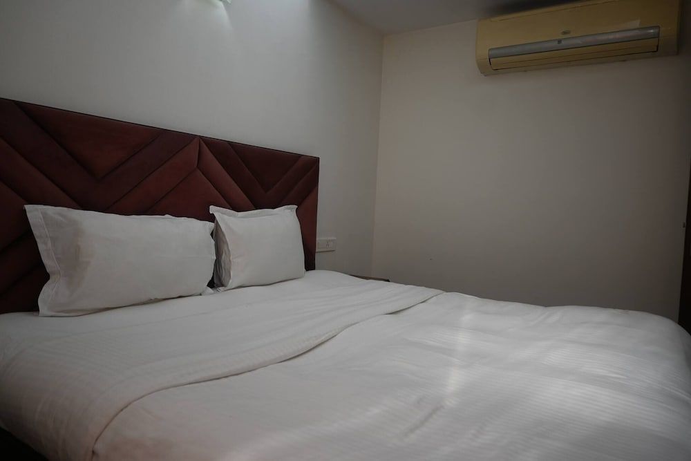 Luxurious 1bhk Apartment in Gurgaon With Shared Pool and BBQ Area Apartment, 1 Bedroom, Smoking 4