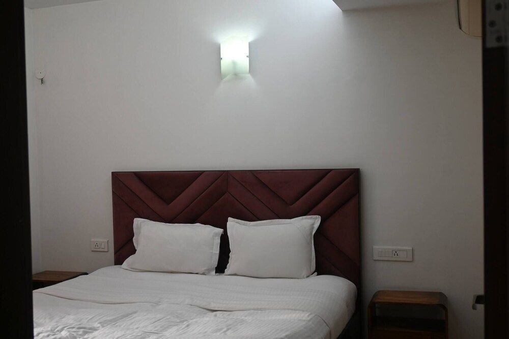 Luxurious 1bhk Apartment in Gurgaon With Shared Pool and BBQ Area Apartment, 1 Bedroom, Smoking 5