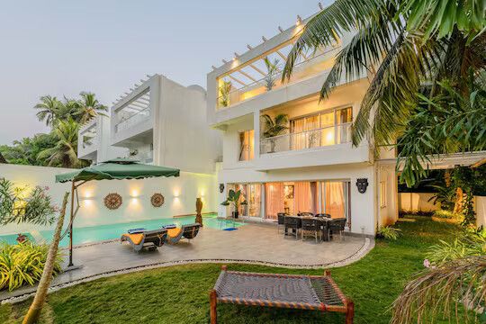 Legacy by Hireavilla- Full Field View Villa w Pool