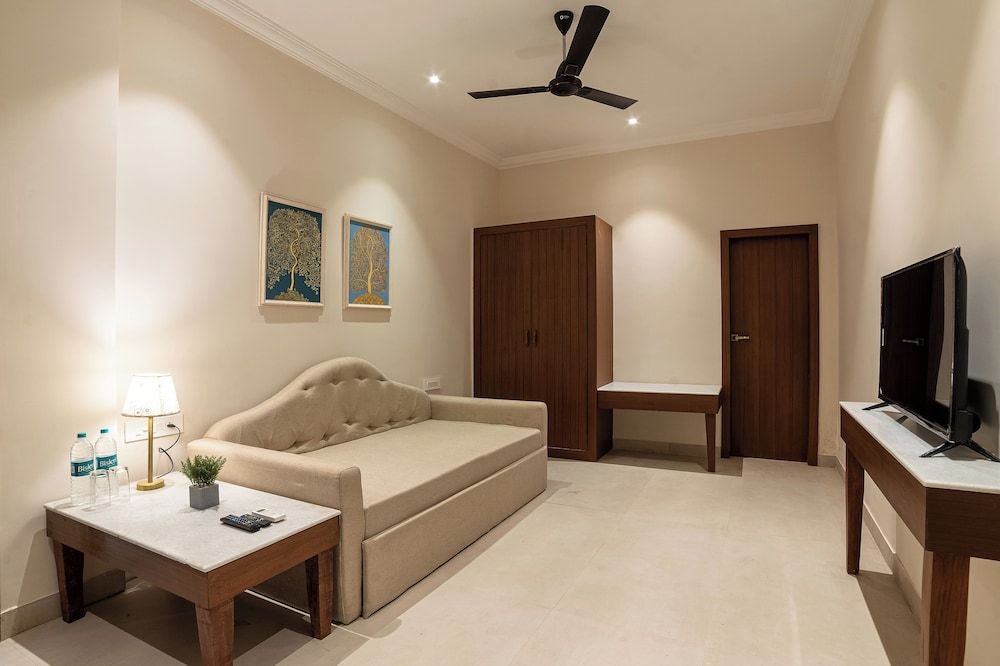 1 Amiras Entire Villa at Fateh Sagar, Udaipur