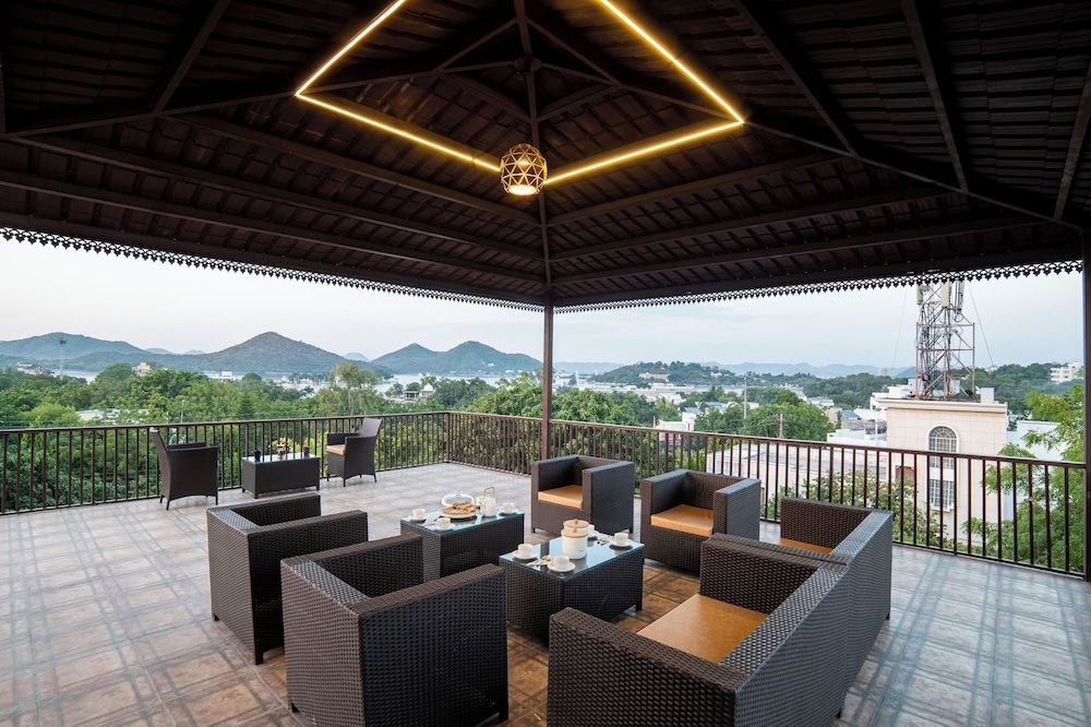 1 Amiras Entire Villa at Fateh Sagar, Udaipur