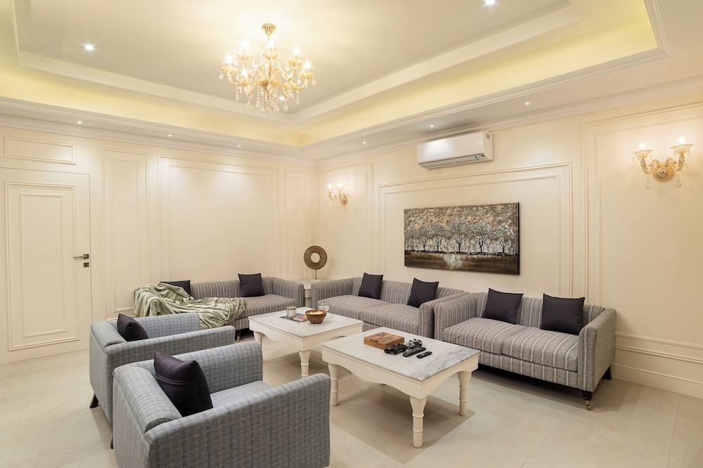 1 Amiras Entire Villa at Fateh Sagar, Udaipur