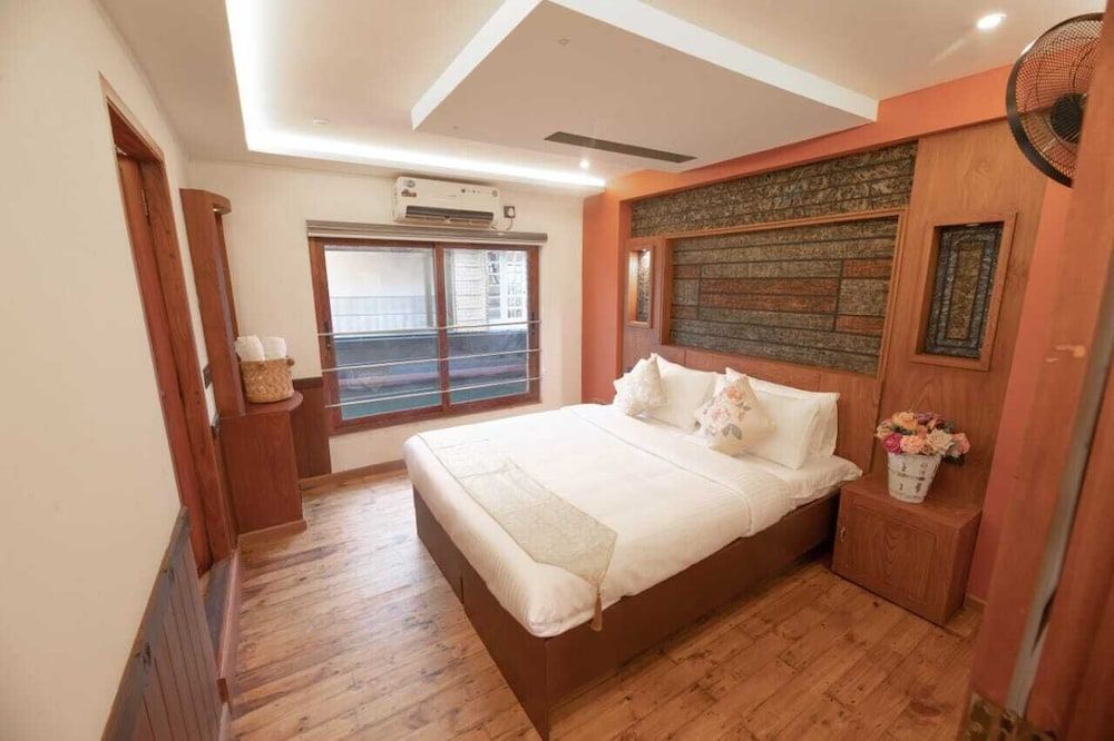 Upper Deck Boathouse Deluxe Double Room, Lake View