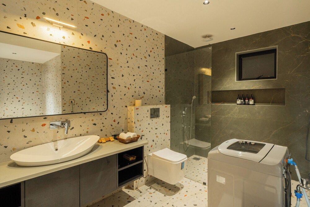 ELIVAAS Kamerios Maris 1 BHK Jacuzzi Apartment, 1 King Bed, Balcony, City View 33