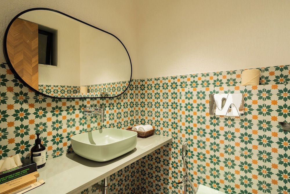 ELIVAAS Kamerios Maris 1 BHK Jacuzzi Apartment, 1 King Bed, Balcony, City View 5