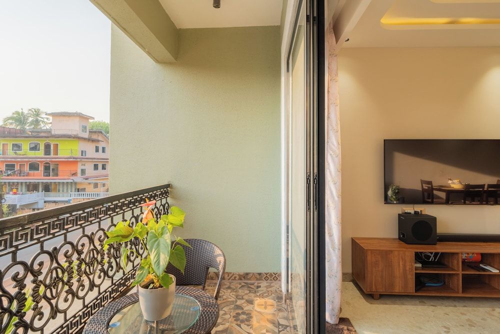 ELIVAAS Kamerios Maris 1 BHK Jacuzzi Apartment, 1 King Bed, Balcony, City View 20