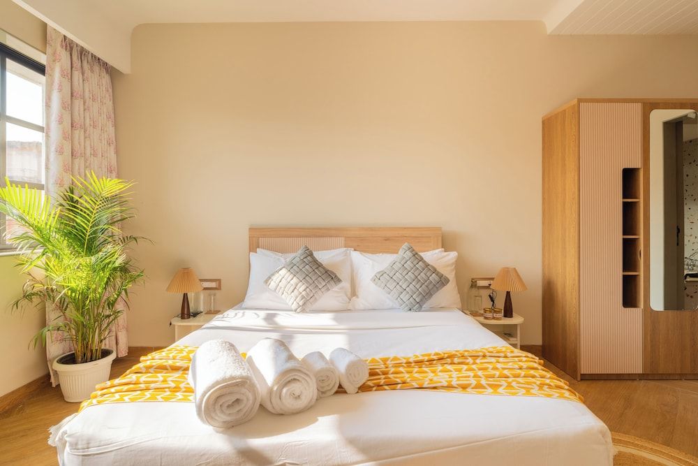 ELIVAAS Kamerios Maris 1 BHK Jacuzzi Apartment, 1 King Bed, Balcony, City View 10