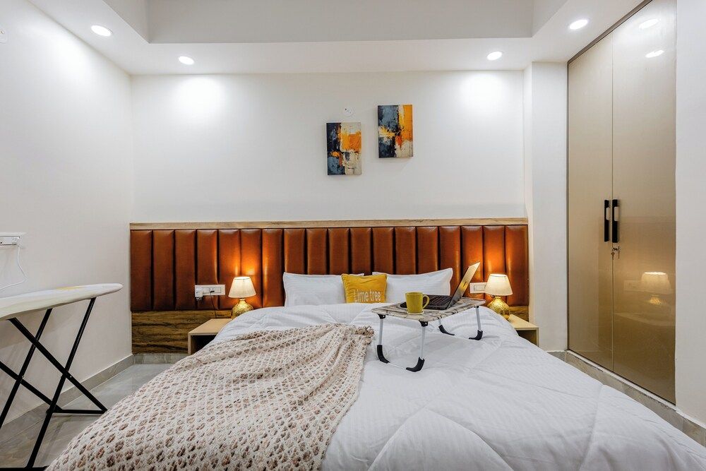 Lime Tree Luxury 2BHK Serviced Apartment Gurgaon Luxury Apartment, Balcony, City View 2