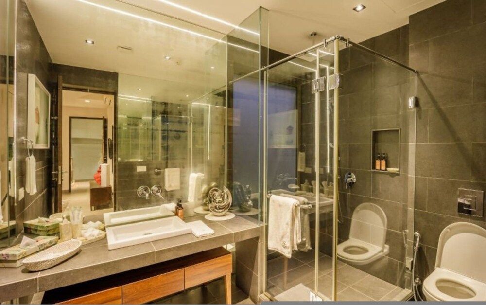 Elara by Hireavilla - 4BR w Infinity Pool Parra