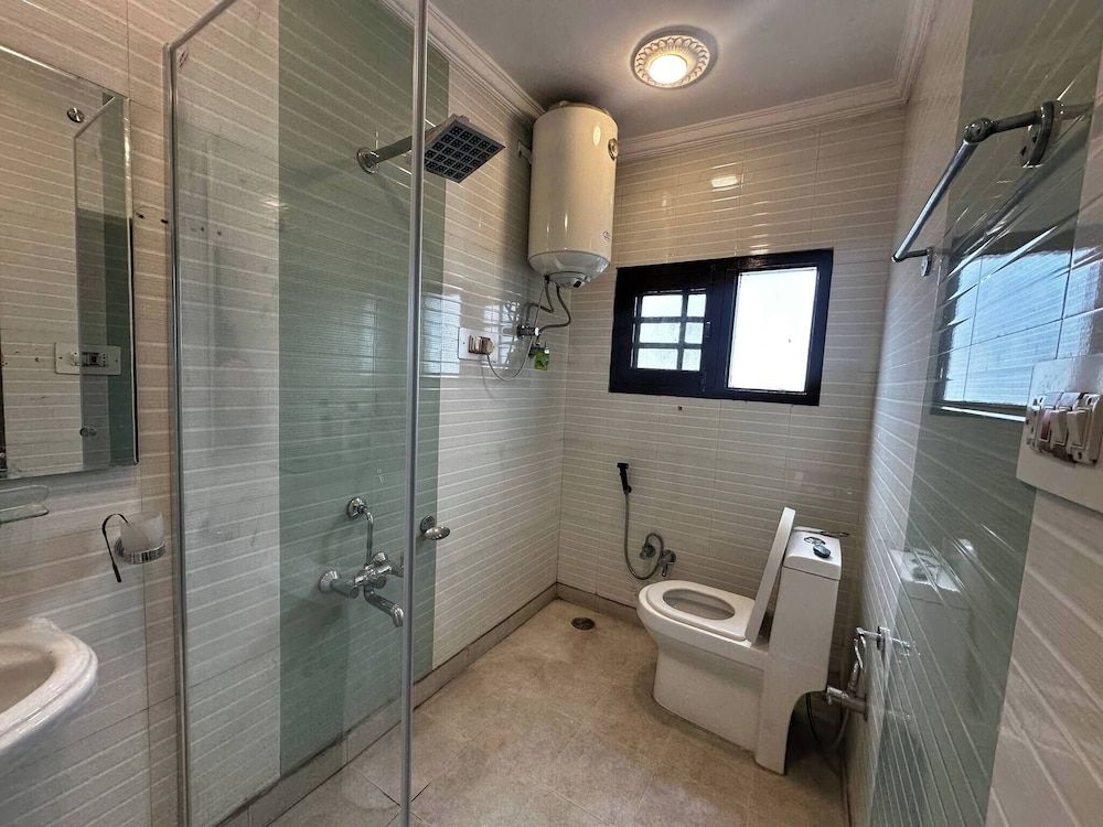 Dilan Residency Villa -5 Bedroom- Centrally Heated Villa, 5 Bedrooms, Accessible, Balcony 22