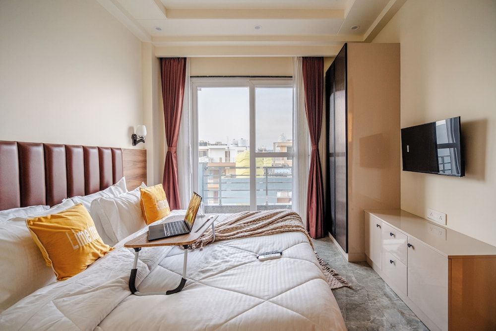 Deluxe Apartment, City View