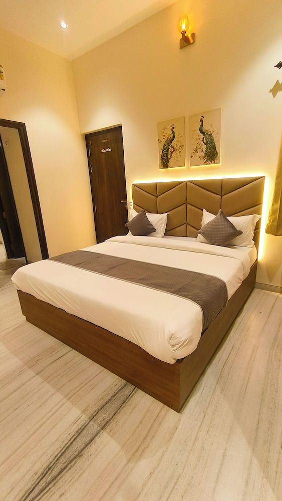 2 BTK TERRACE RETREAT BY Lavanya Deluxe House, Mountain View 2