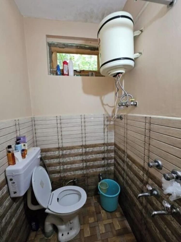 PREMALYA TRAILS By Tirtha Luxury Room 4