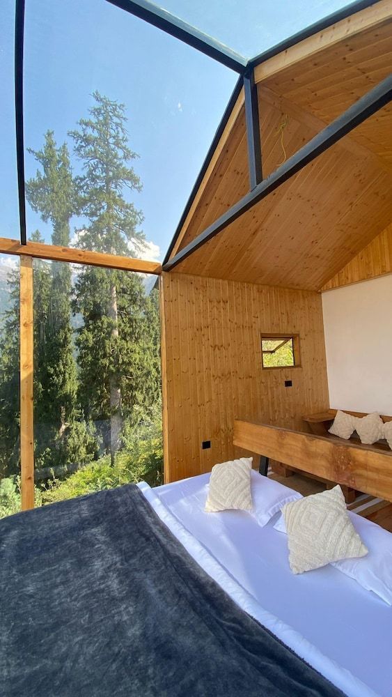 Cove The Glass House Luxury Villa, Mountain View 5