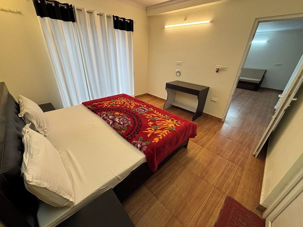 Deluxe Apartment, Hill View