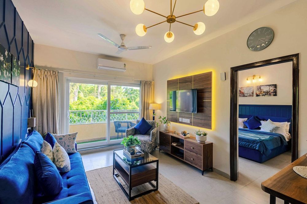 Alaya Stays 1 BHK with  Pool - Veera Marina Apartment, 1 Queen Bed, Balcony, Pool View 18