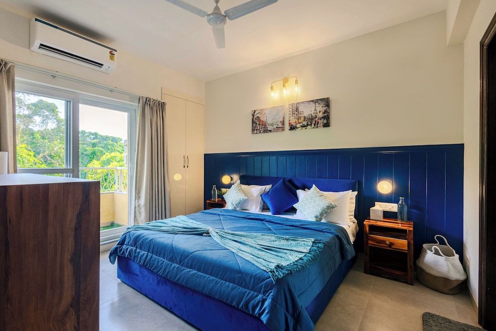 Alaya Stays 1 BHK with  Pool - Veera Marina Apartment, 1 Queen Bed, Balcony, Pool View 2