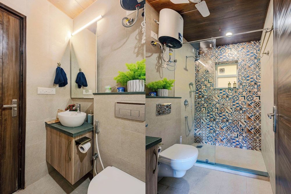 Alaya Stays 1 BHK with  Pool - Veera Marina Apartment, 1 Queen Bed, Balcony, Pool View 13