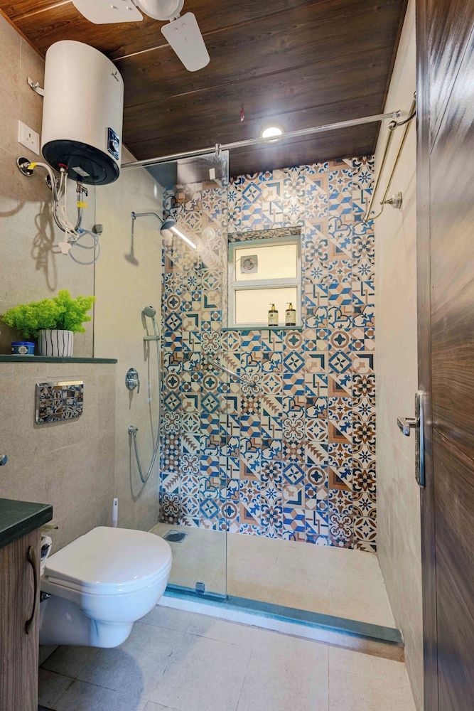 Alaya Stays 1 BHK with  Pool - Veera Marina Apartment, 1 Queen Bed, Balcony, Pool View 15