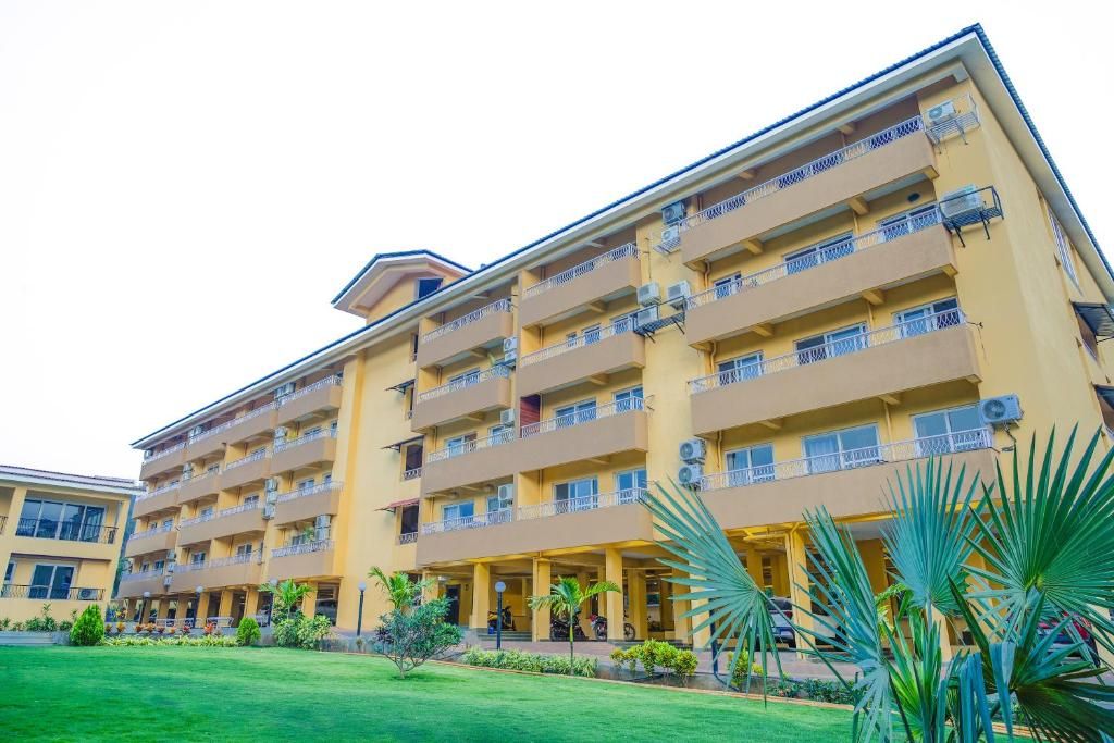 Alaya Stays 1 BHK with  Pool - Veera Marina