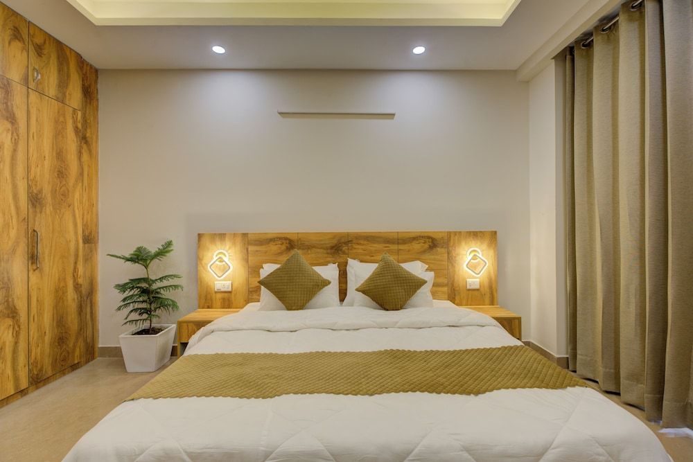 The Lodgers Luxury1BHK Service Apartment Luxury Apartment 4