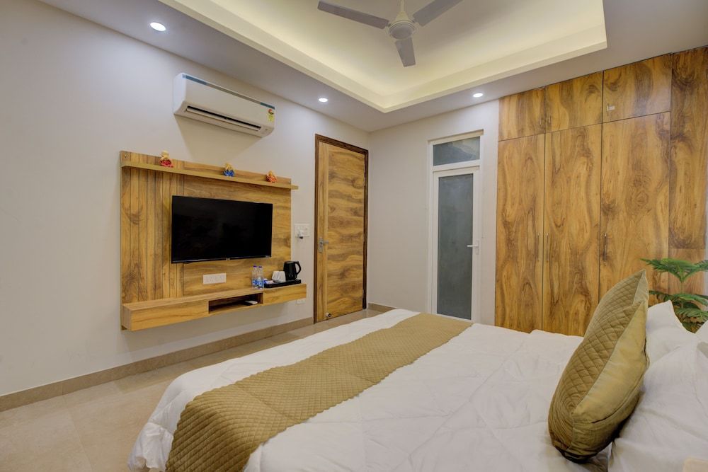 The Lodgers Luxury1BHK Service Apartment Luxury Apartment 10