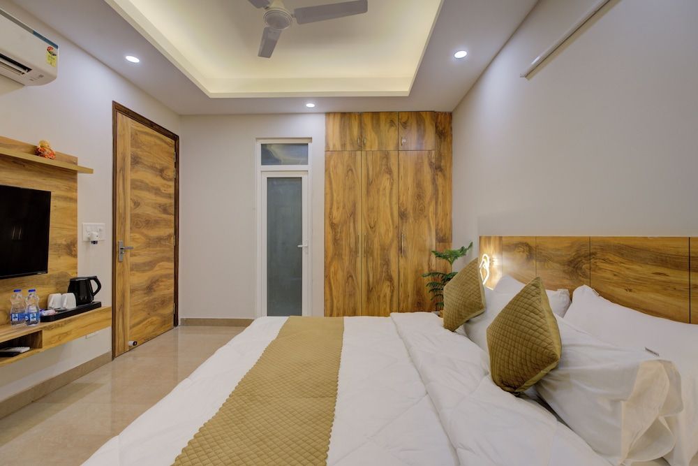 The Lodgers Luxury1BHK Service Apartment Luxury Apartment 9