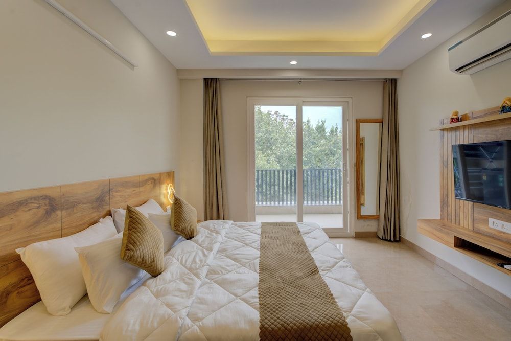 The Lodgers Luxury1BHK Service Apartment Luxury Apartment 11