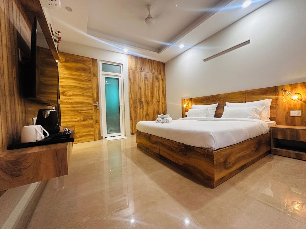 The Lodgers Luxury1BHK Service Apartment Luxury Apartment 12