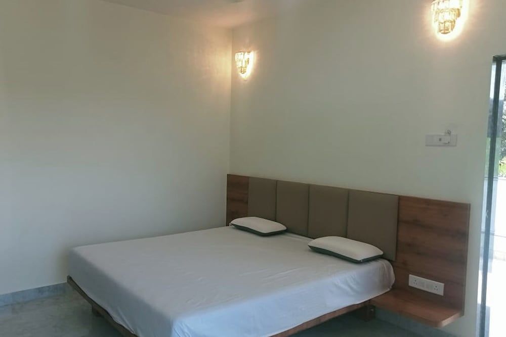 Strawberry Land Resort 3 BHK 4