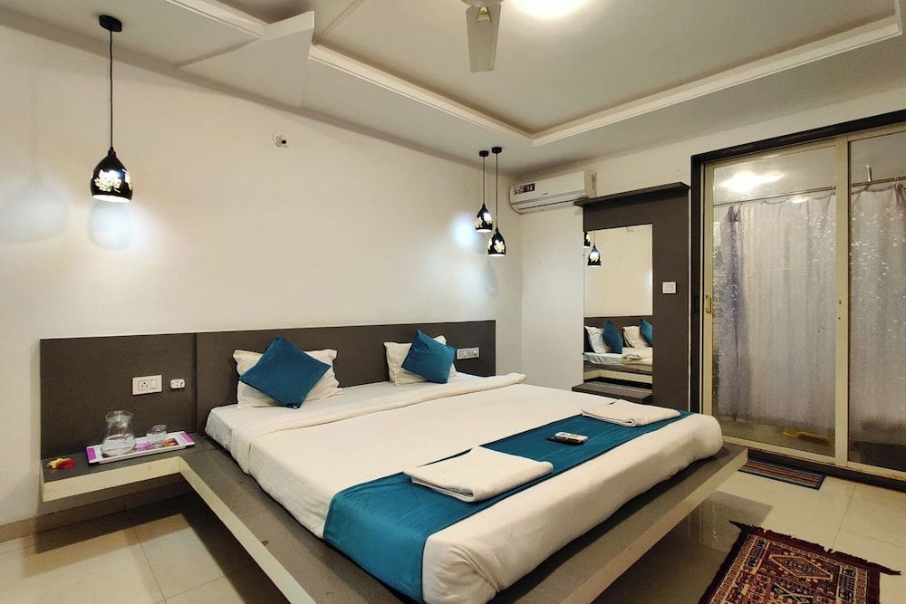 Strawberry Land Resort 7 BHK