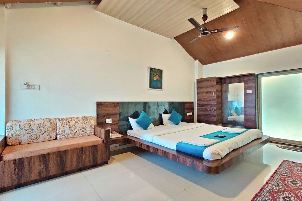 Strawberry Land Resort 7 BHK 11