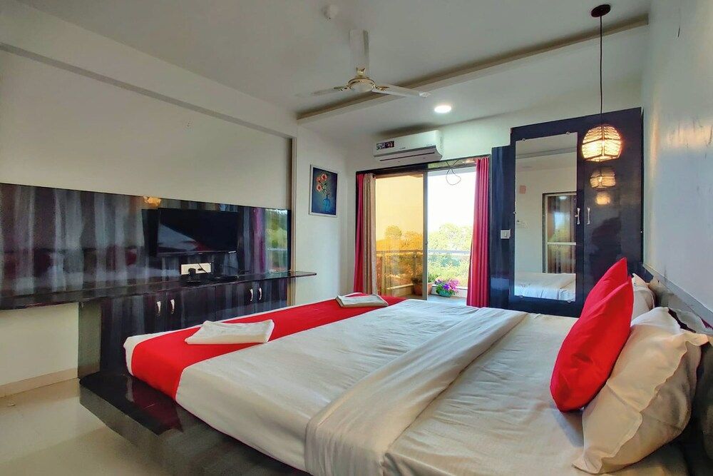 Strawberry Land Resort 7 BHK 12