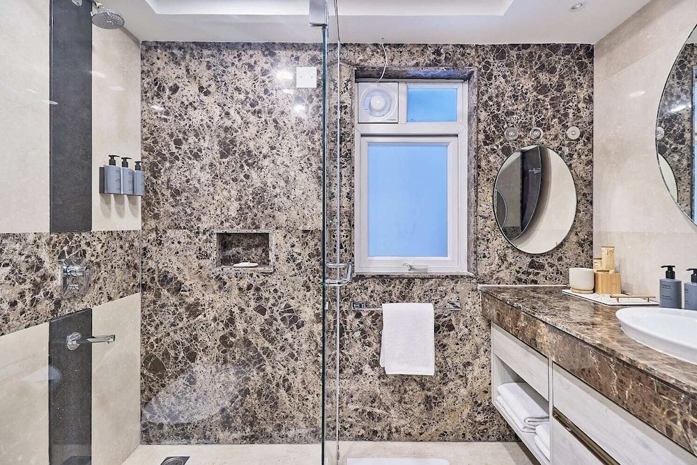 GoSavvy Executive Residences - Three Bedroom Deluxe Apartment 3