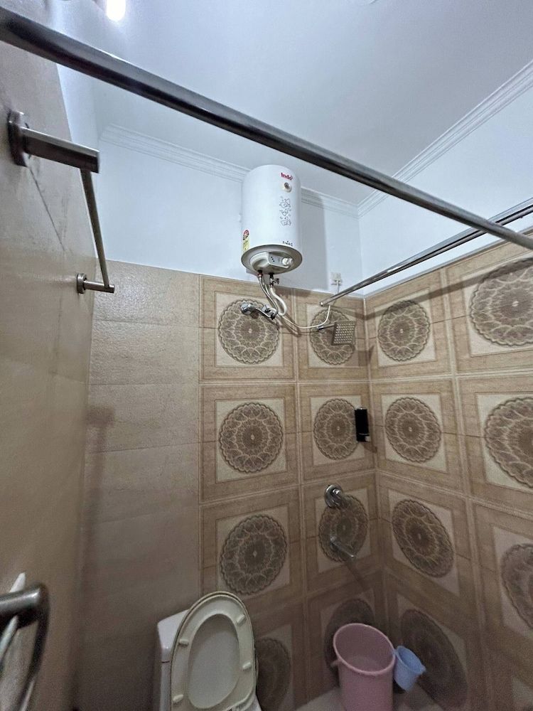 Entire 3bhk Luxury Flat in Zirakpur-panchkula-chandigarh-mohali, Punjab, India Apartment, 3 Bedrooms, Accessible, Smoking 33