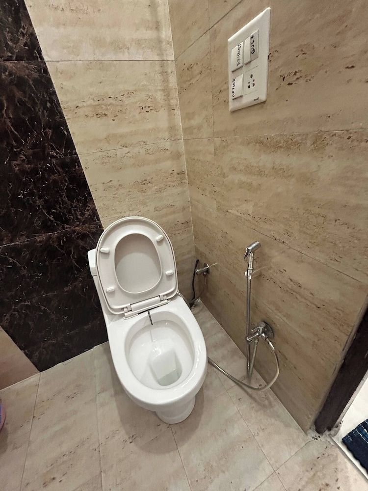 Entire 3bhk Luxury Flat in Zirakpur-panchkula-chandigarh-mohali, Punjab, India Apartment, 3 Bedrooms, Accessible, Smoking 19