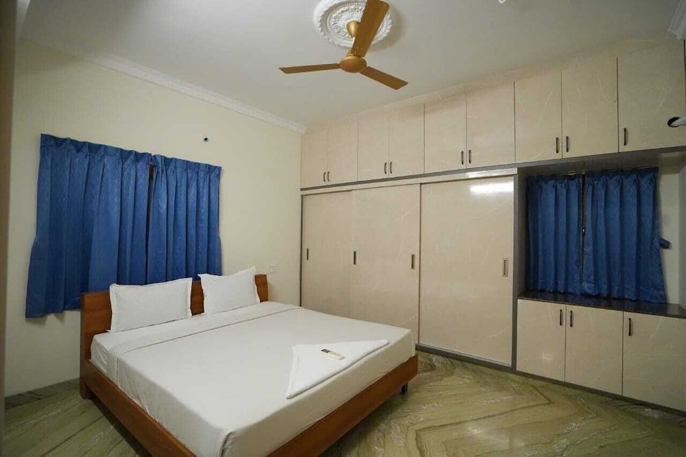 Trimukha homestay Deluxe Apartment, Balcony 4