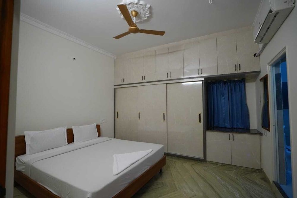 Trimukha homestay Deluxe Apartment, Balcony 5