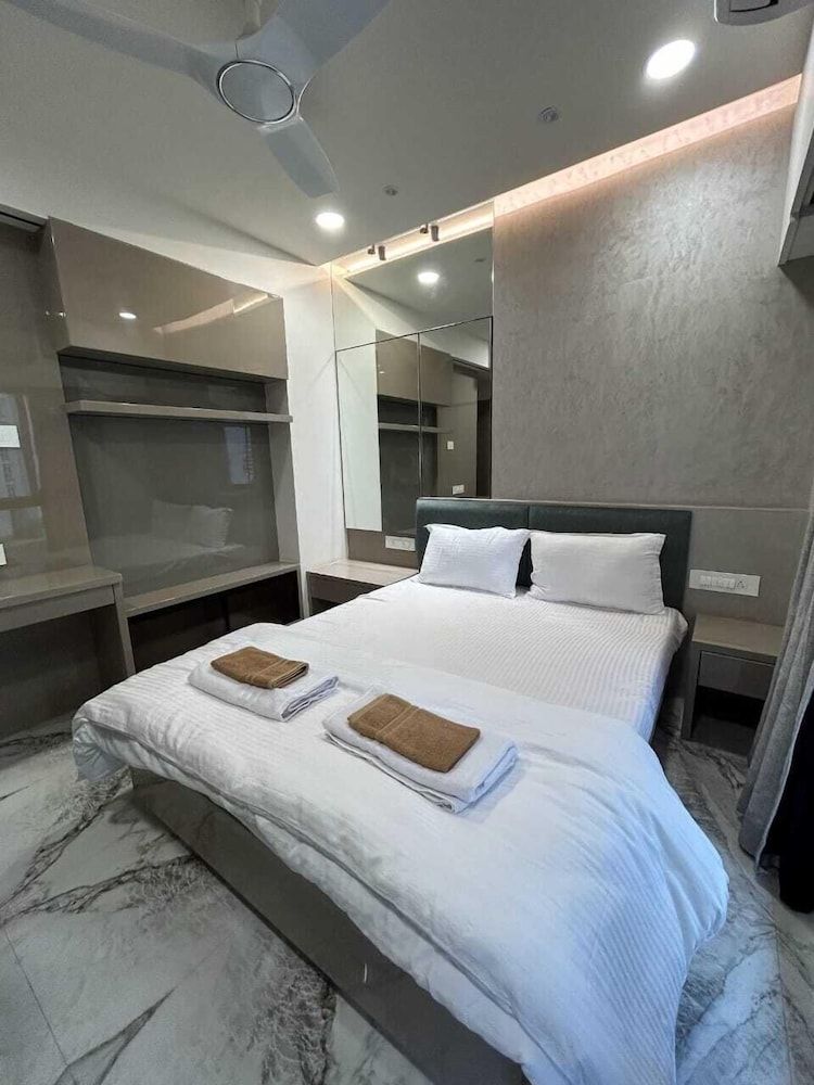 Downtown 1 BHK Apartment at Mahalaxmi, 601