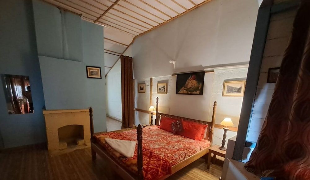 Leela Heritage Villa Deluxe Cottage, Patio, Valley View 6