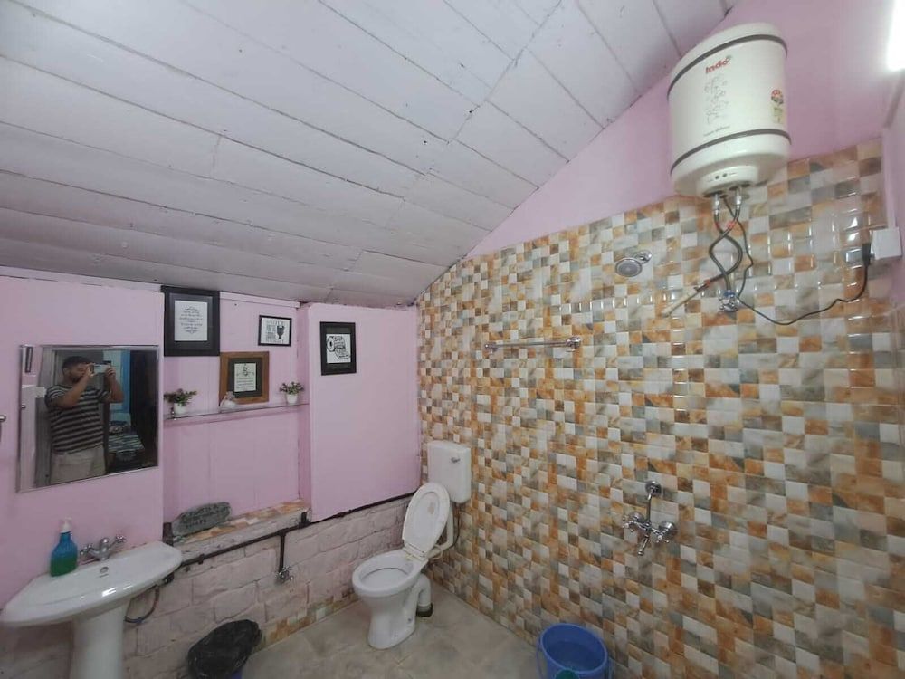 Leela Heritage Villa Deluxe Cottage, Patio, Valley View 8