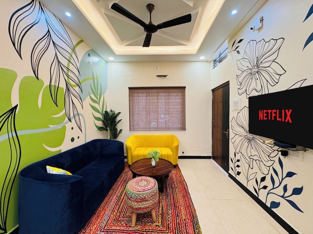 Home Escape 2BHK Retreat Pvt Home