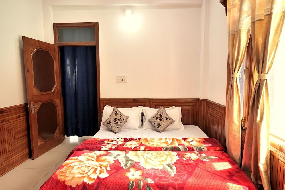 Aarambh - By Shivaneel Hospitality Luxury Villa, 5 Bedrooms, Mountain View 4