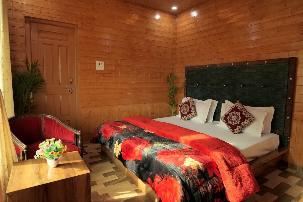 Aarambh - By Shivaneel Hospitality Luxury Villa, 5 Bedrooms, Mountain View 11