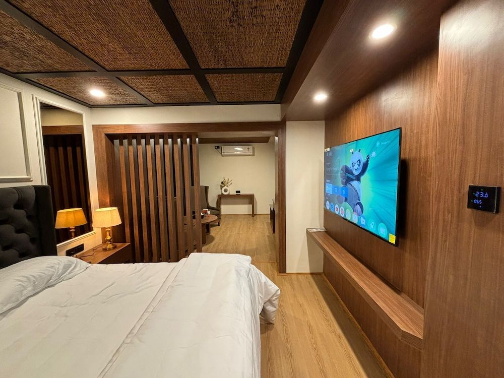 The Magnolia Srinagar Deluxe Apartment 6