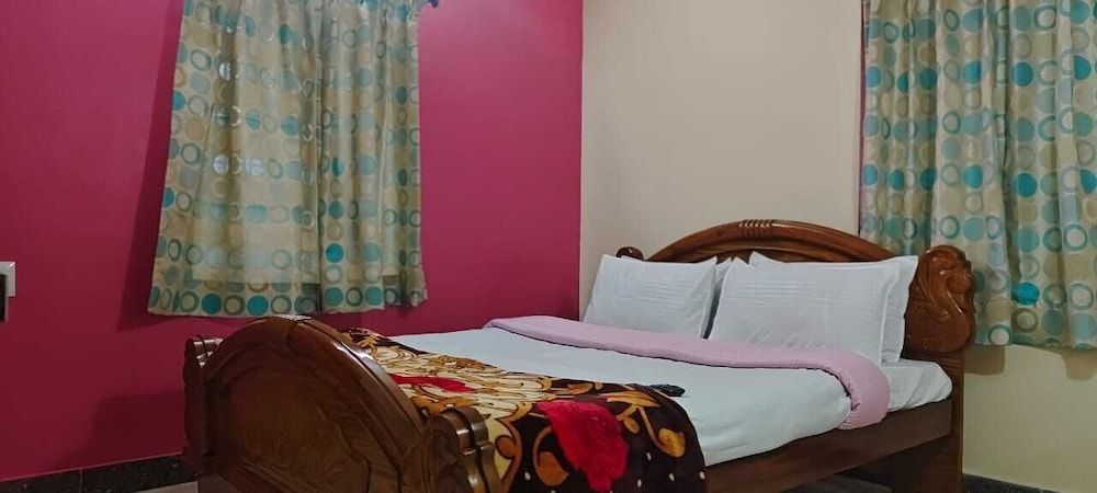 PPH Living Thulasiraman's Home Stay Economy Double Room 7