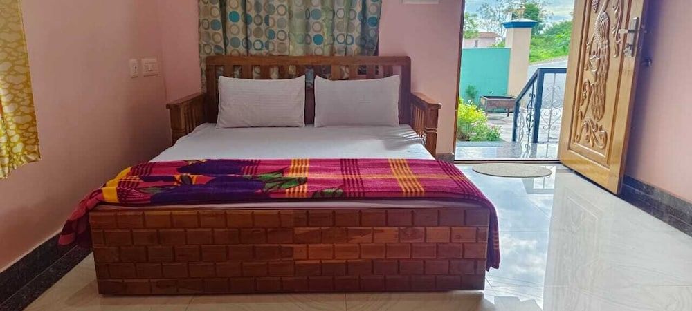 PPH Living Thulasiraman's Home Stay Economy Double Room 3